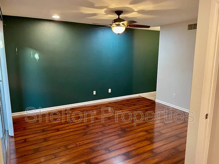 1262 E Avenida Hermosa — Photo 15