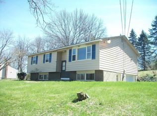 2114 Westbury Dr, Stroudsburg, PA 18360