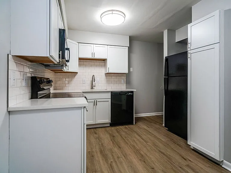 656 Riverview Dr #B — Photo 5