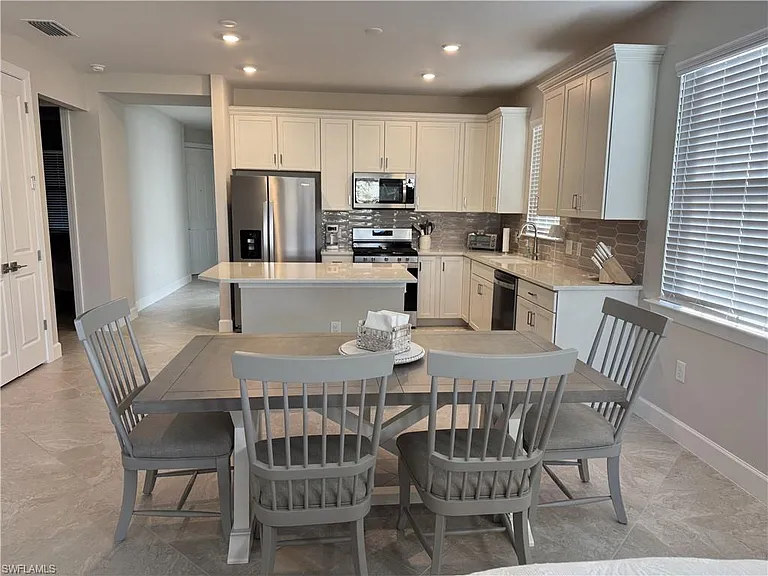 17442 Caravita Ln — Photo 3