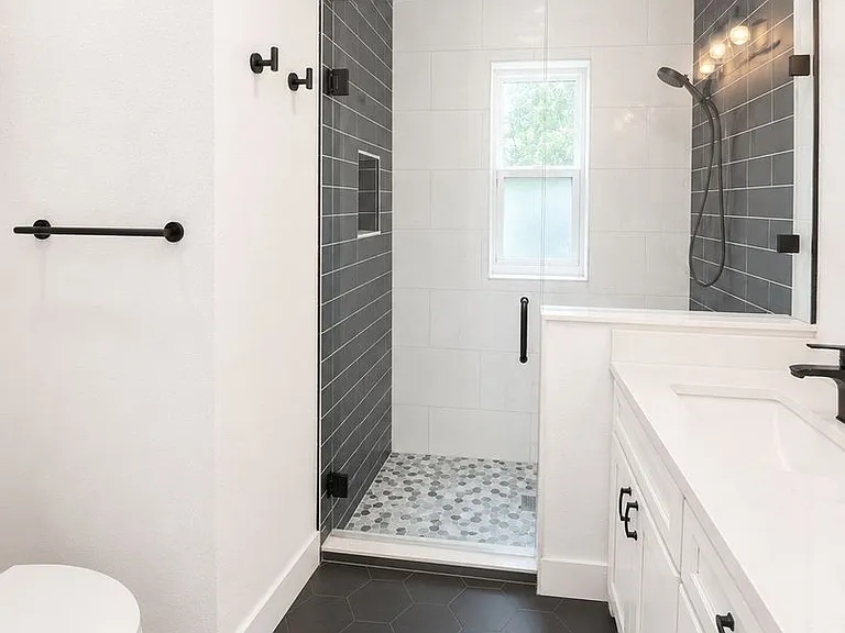 3815 W North B St — Photo 14