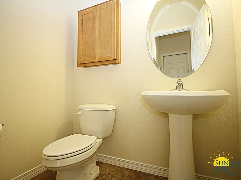 1549 Bentley Cir — Photo 6