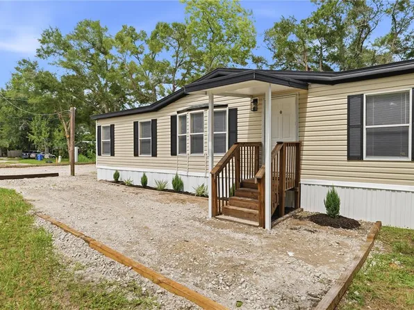 8726 N Meadowview Cir, Tampa, FL 33625