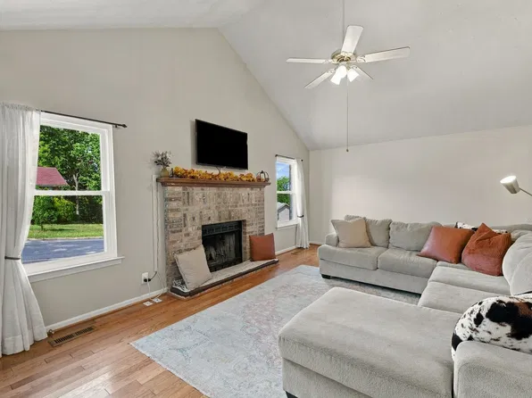 223 Ash Grove Dr, Nashville, TN 37211