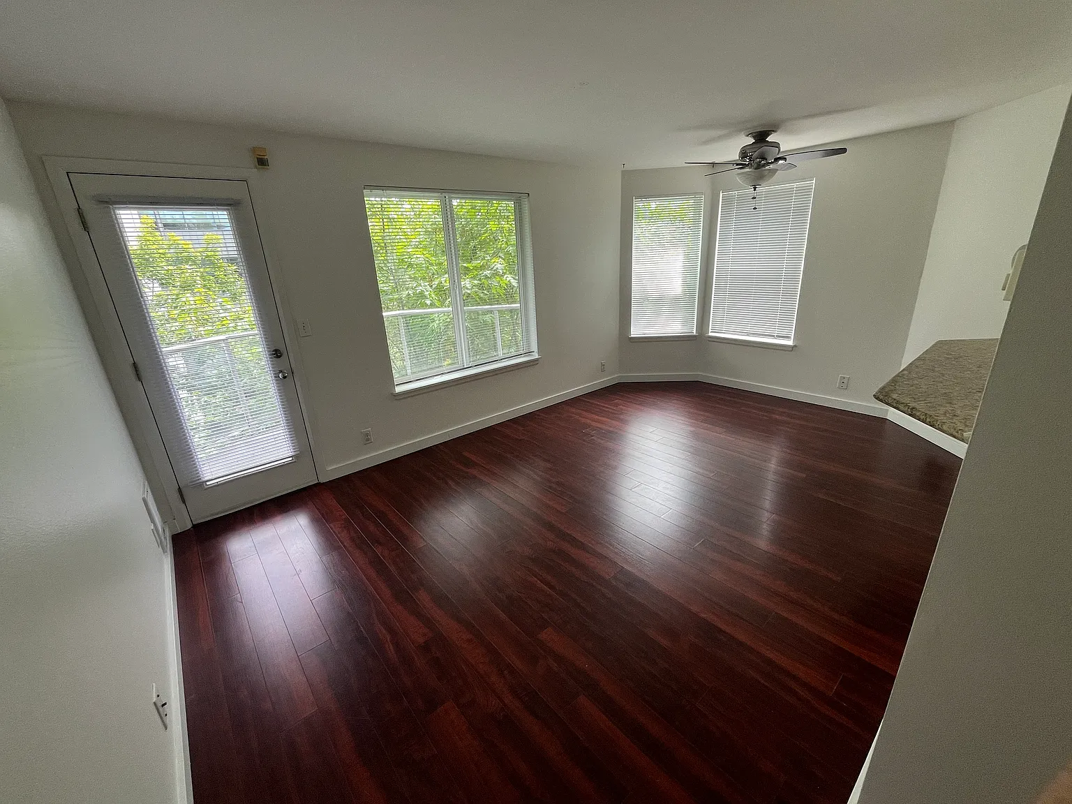 2 bed, 750 sqft, $2,250 — Photo 2