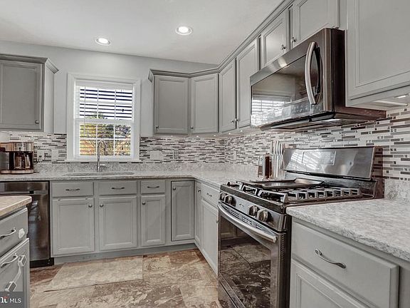 4th image of 329 Wissler Way