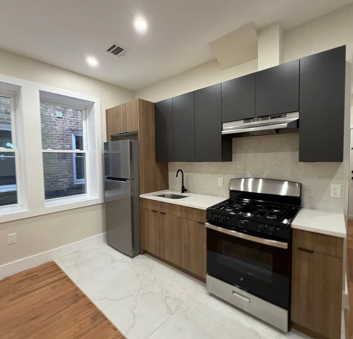 797 Broadway — Photo 1