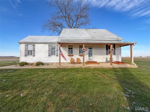 9040 Grassy Branch Rd, Germantown, IL 62245