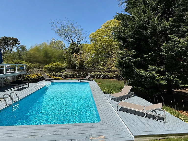 41 Hawthorne Rd — Photo 2