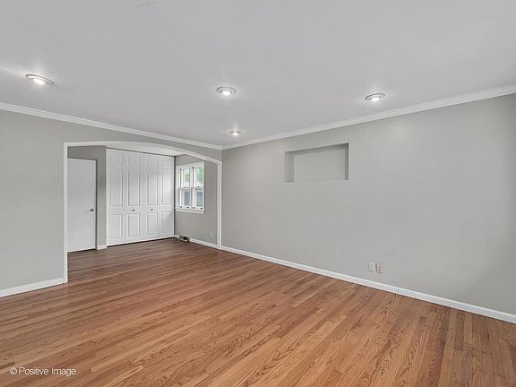 3rd image of 1231 Heidorn Ave