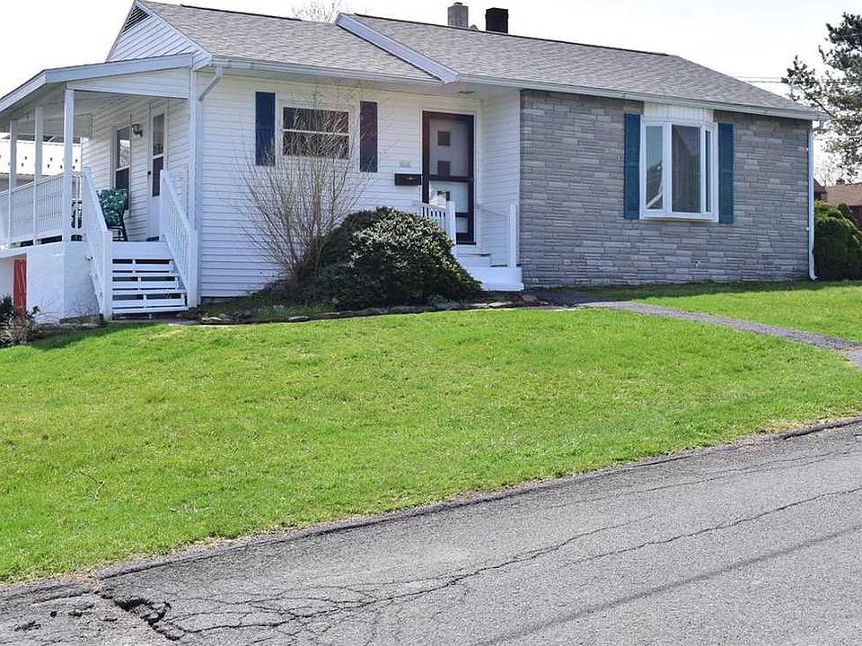 1st image of 526 W Lamb St