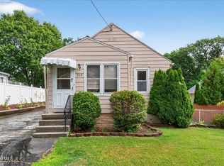 309 Pleasant St, Troy, NY 12182