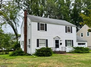 13 Wellington Rd, Livingston, NJ 07039