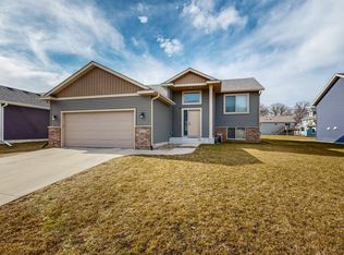 6775 Gaillardia Dr NW, Rochester, MN 55901