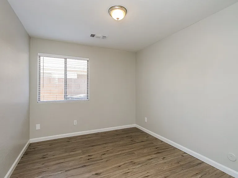 748 W Dublin St — Photo 11