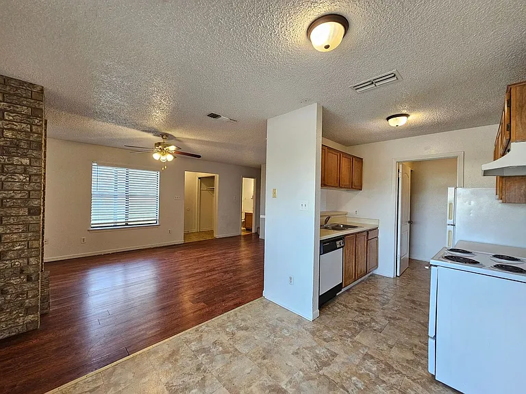 1815 Cedarhill Dr #A-D — Photo 6