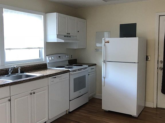 3rd image of 486 King Ave