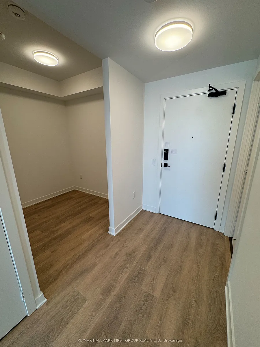 Building Photo - 1185 Dupont St #621