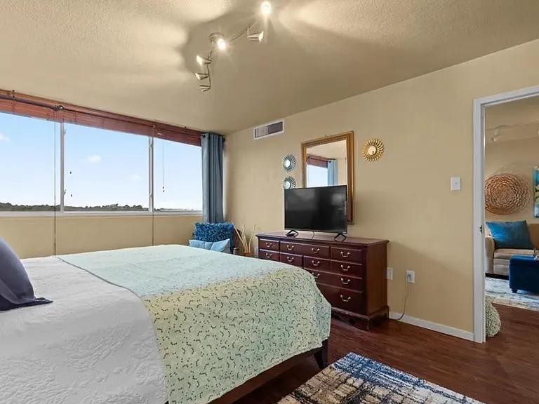 740 Weston Rd #606 — Photo 15
