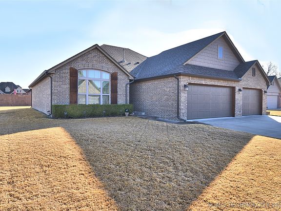 3rd image of 13503 S Oak Ct