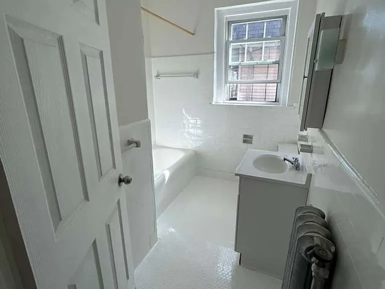 182 Elm St — Photo 15