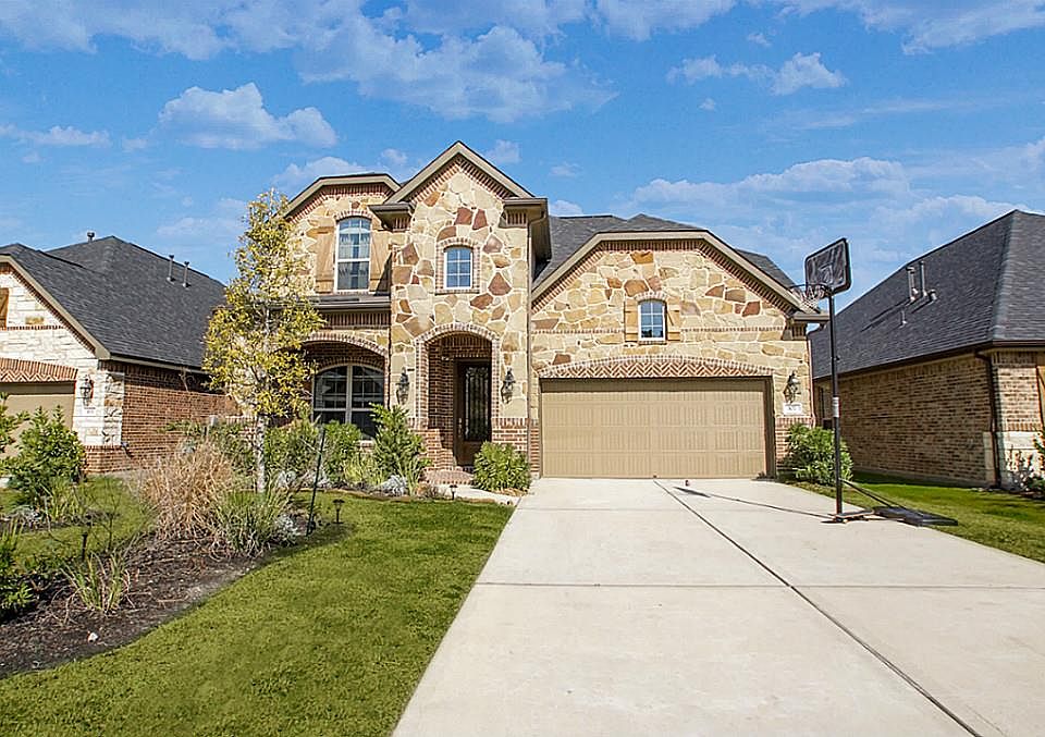 1st image of 107 S Sawbridge Cir