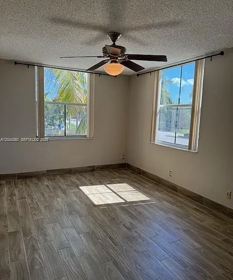 1450 SE 3rd Ave #302 — Photo 25