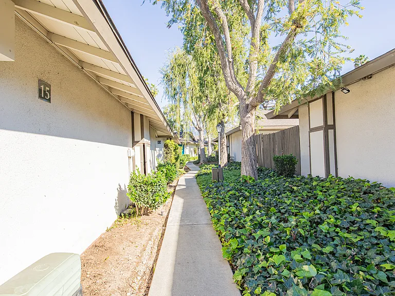 133 W Foothill Blvd #1 — Photo 23