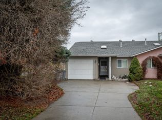 1297 14th St, Kamloops, BC V2B8K8