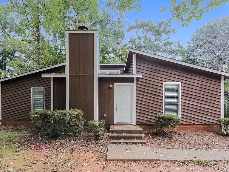 5128 Glenview Ct — Photo 1