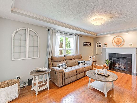 2nd image of 8044 Seabury Ct