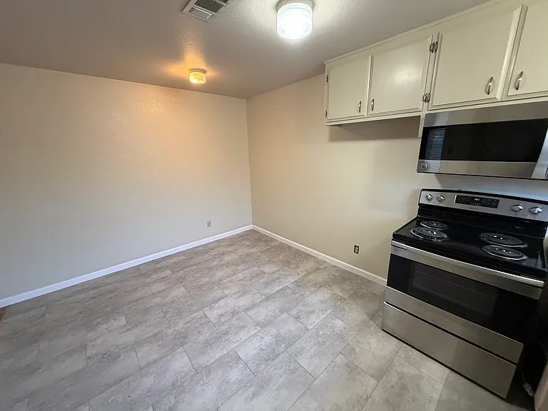 463 Church Ave #102 — Photo 3