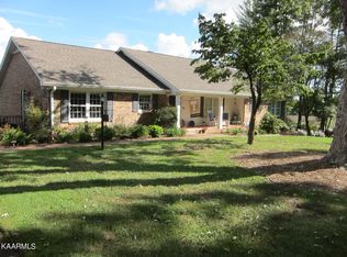 915 Pinecrest Dr, Athens, TN 37303