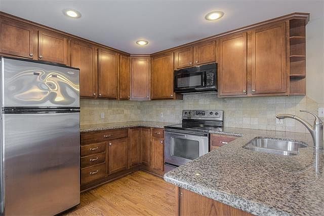 323 E Emanuel Cleaver Blvd #2E-2G, Kansas City, MO 64112 | Zillow