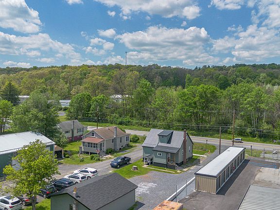 3rd image of 10475 Fairgrounds Rd
