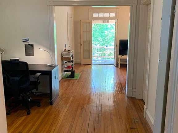 4th image of 304 N Cleveland St APT 4