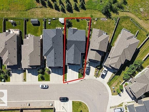 5th image of 4343 Crabapple Cres SW