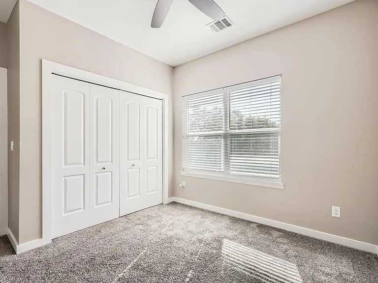 11007 Elm St — Photo 18