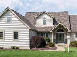 8070 Caymen Ct, Canfield, OH 44406