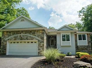 2616 Majestic Ct, East Stroudsburg, PA 18302