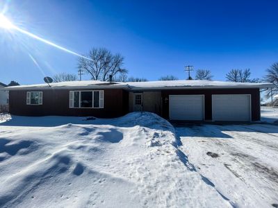 111 Lincoln Ln, Volga, SD, 57071
