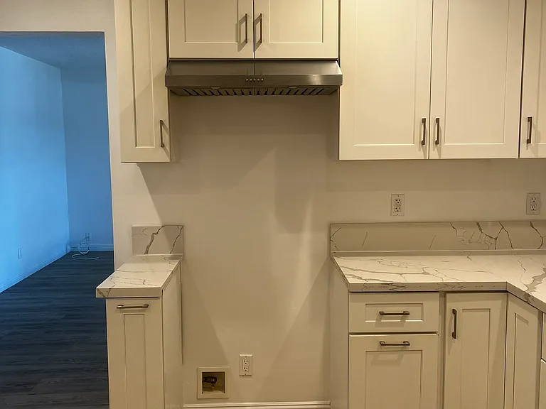 Kitchen/Stove area