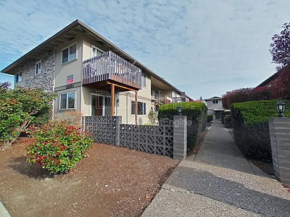 2201 NW Grant Ave #2, Corvallis, OR 97330