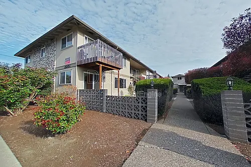 2201 NW Grant Ave #2 Photo 1