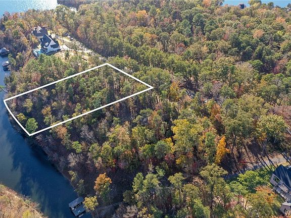 3rd image of 8201 Peninsula Dr
