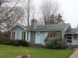 615 N Ransom St, Northport, MI 49670