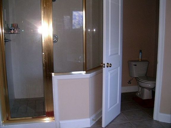 1016 Woodland Glen Dr, Cordova, TN 38018