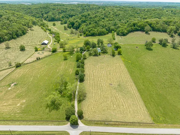 1951 Evergreen Rd, Thompsons Station, TN 37179