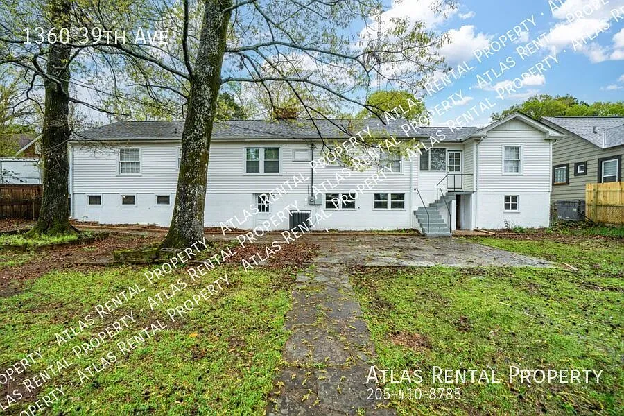 Beautifully Maintained 3/3 Home with Over 1,800 Sq Ft — Photo 4