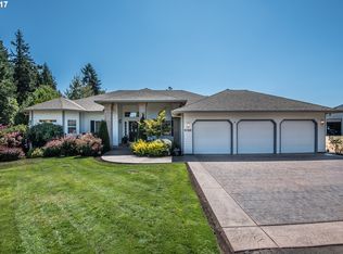 9780 NE Hillview Ct, Newberg, OR 97132